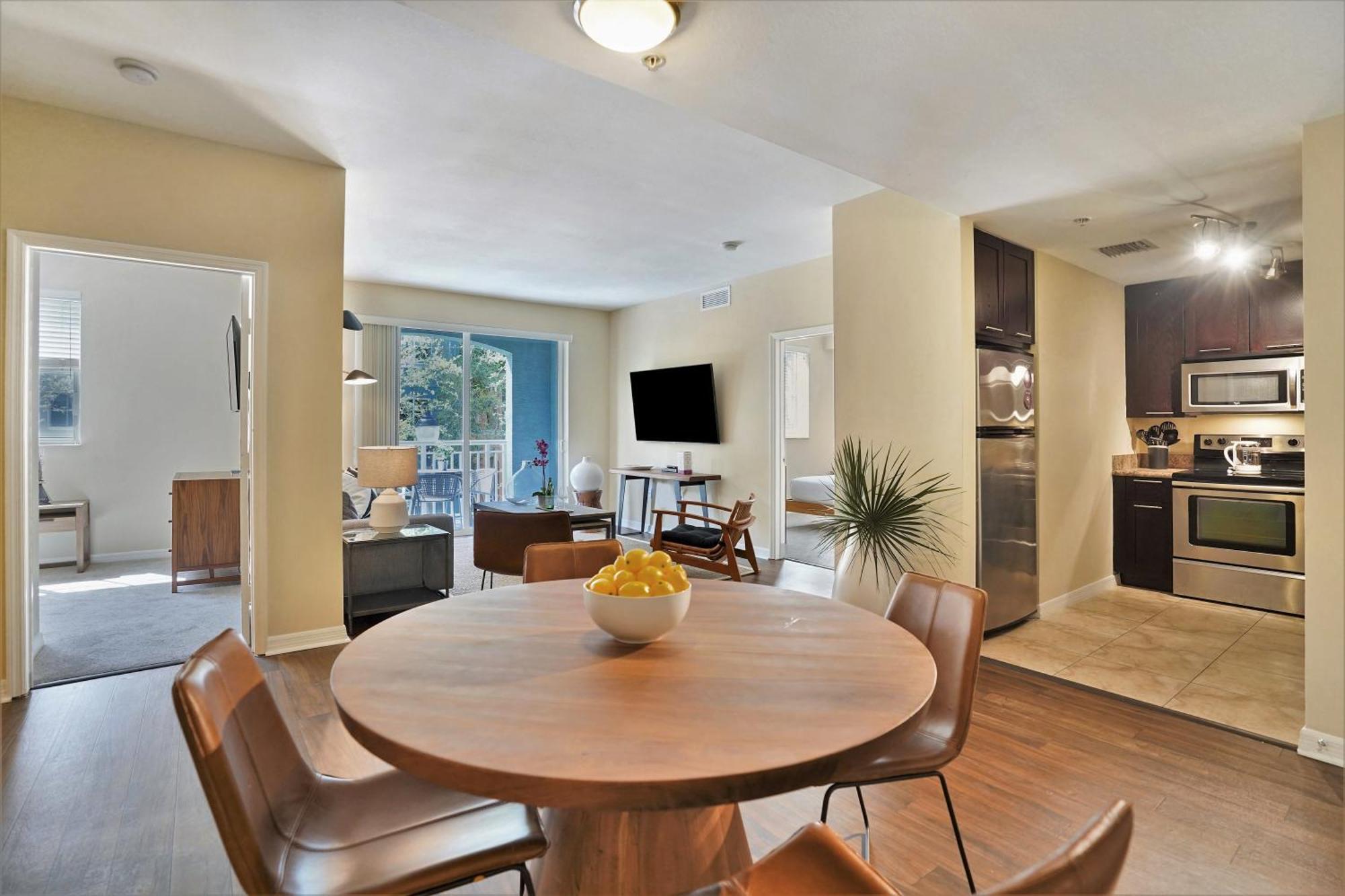 Dharma Home Suites South Miami At Red Road Commons Esterno foto