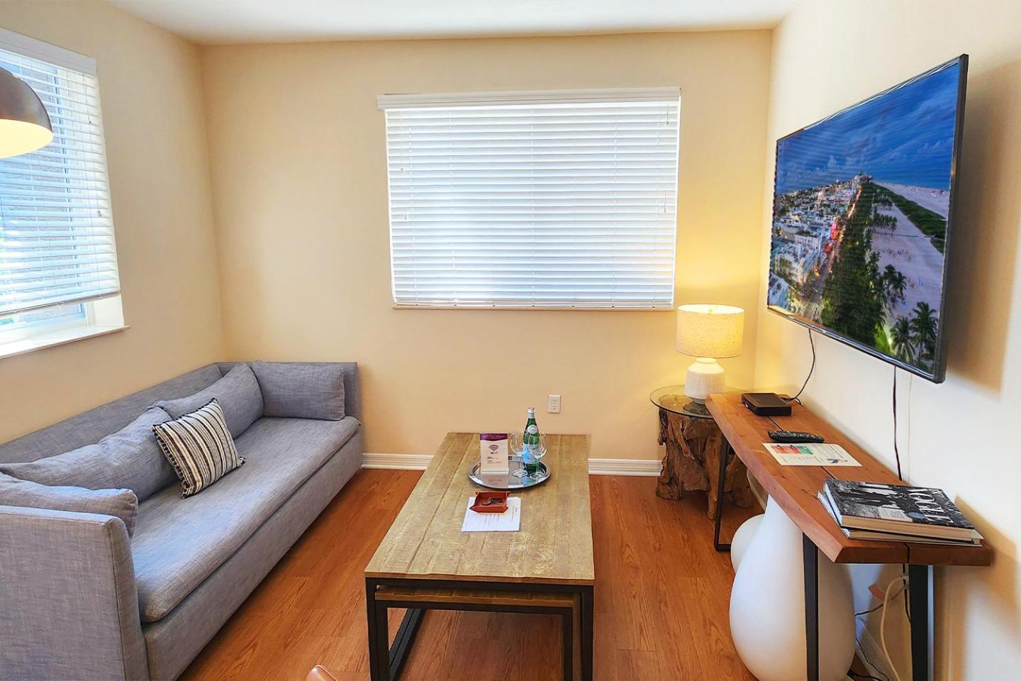 Dharma Home Suites South Miami At Red Road Commons Esterno foto