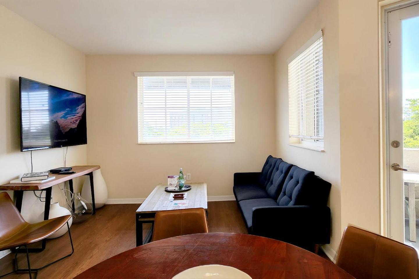 Dharma Home Suites South Miami At Red Road Commons Esterno foto