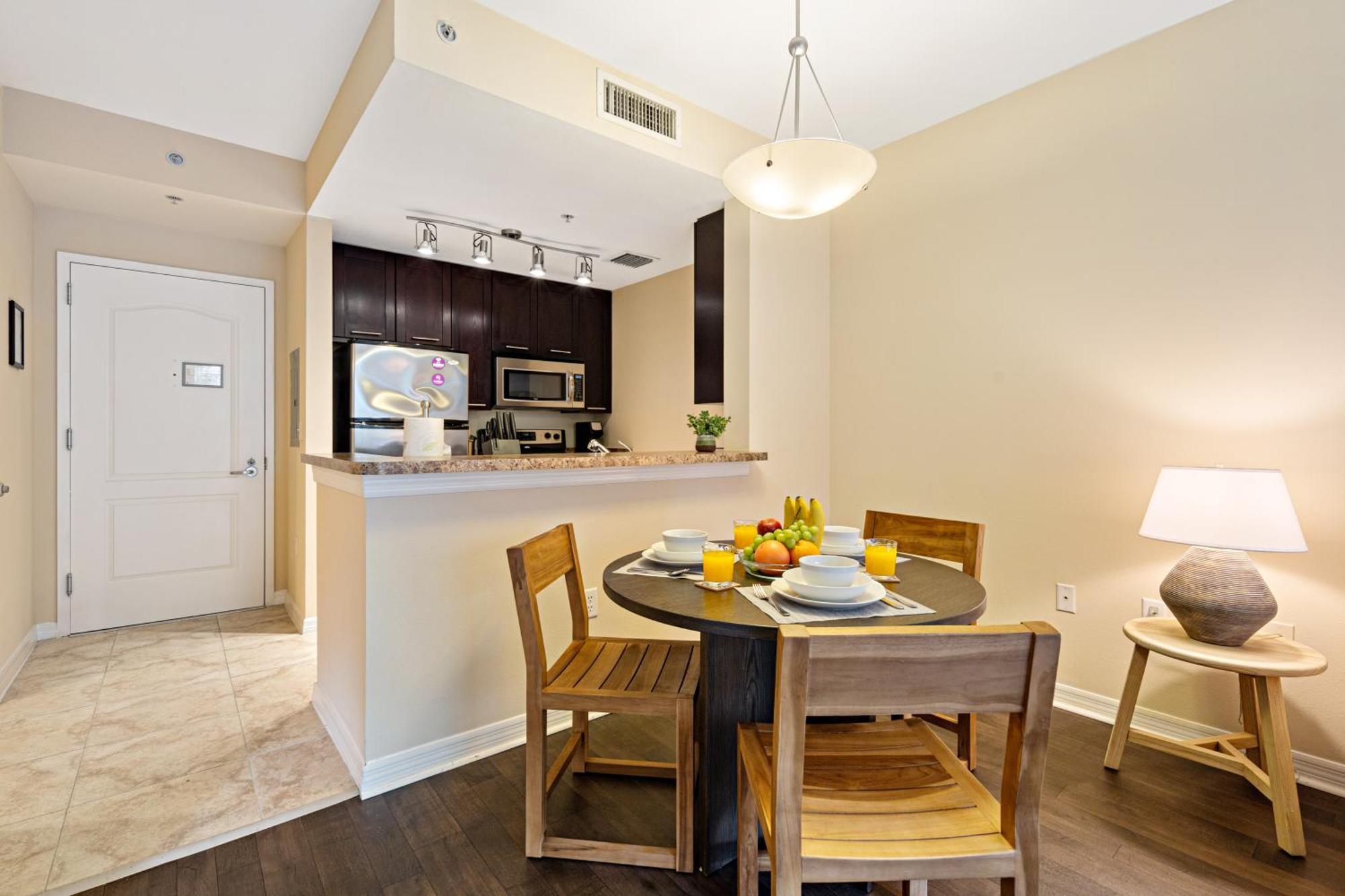 Dharma Home Suites South Miami At Red Road Commons Esterno foto