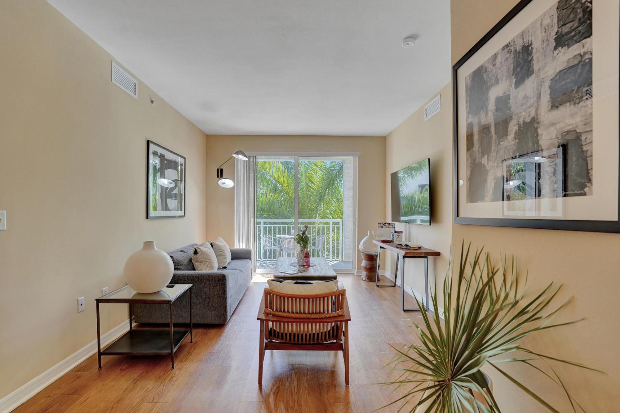 Dharma Home Suites South Miami At Red Road Commons Esterno foto