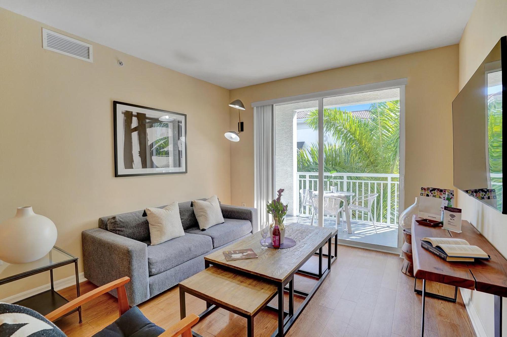 Dharma Home Suites South Miami At Red Road Commons Esterno foto